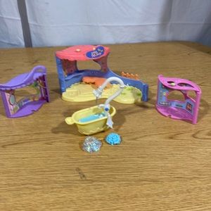 Littlest Pet Shop Colorful Playset with Accessories